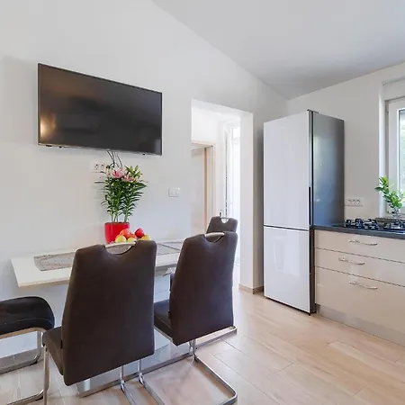 Luxurious In Ferienhaus Vodnjan