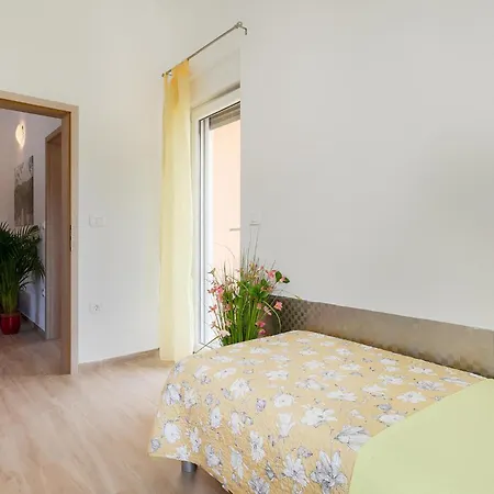 Luxurious In *
